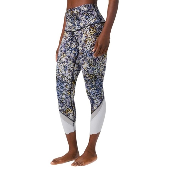 Lululemon Wunder Under Crop HighRise Luxtreme
Floral Metropolis Multi Starlight - Picture 1 of 12